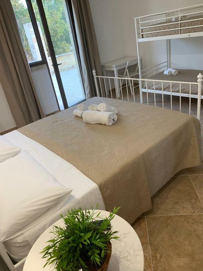 Le Tre Colonne Bed & Breakfast Melendugno Ngoại thất bức ảnh